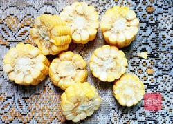 胡萝卜玉米筒骨汤的做法图解3