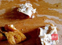 红烧青椒肥肠的做法图解2