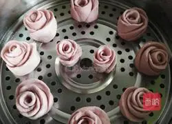 Purple Sweet Potato Rose Steamed Buns Recipe Illustration 14