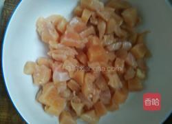 核桃鸡丁的做法图解2