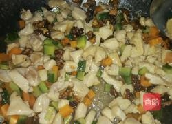 核桃鸡丁的做法图解12