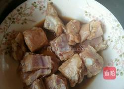 白菜土豆炖排骨的做法图解1