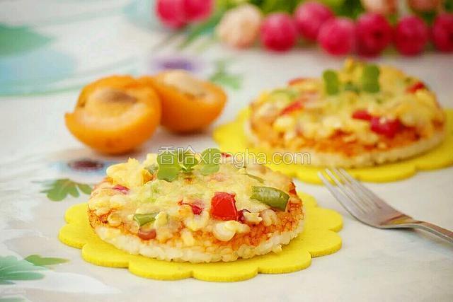 取出稍凉不烫手就可以食用啦！