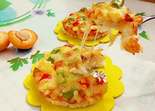 拿手里吃或用勺子挖着吃都很赞！