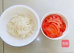 金针菇番茄汤的做法图解1