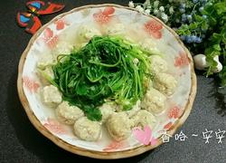 香菜水汆丸子