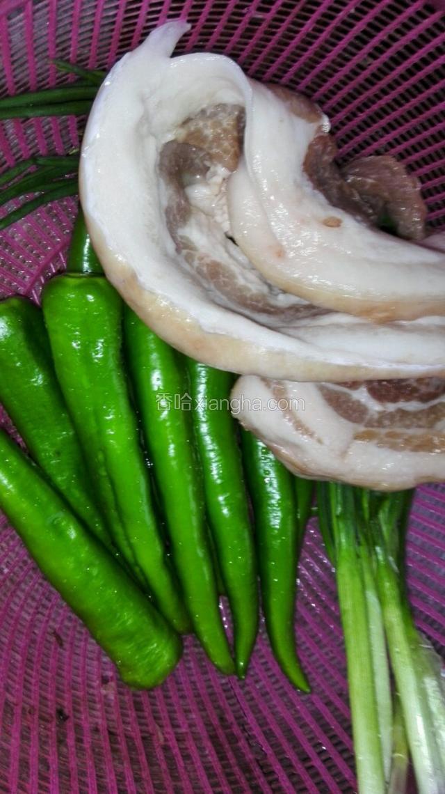 准备食材，洗净备用
