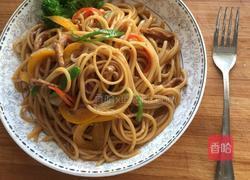 黑椒牛柳炒意面的做法图解8