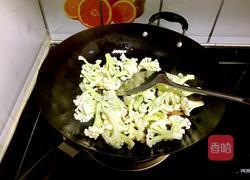 干煸腊味菜花的做法图解6