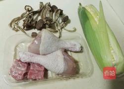 茶树菇玉米鸡汤的做法图解1