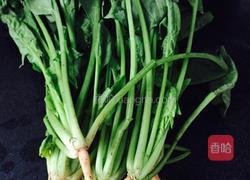 姜蒜香汁菠菜的做法图解1