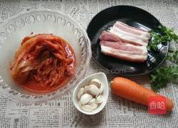 辣白菜炒五花肉的做法图解1