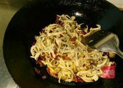 麻辣手撕茶树菇的做法图解6