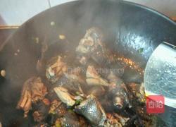 当归春笋乌鸡汤的做法图解3