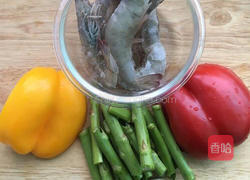 芦笋彩椒虾仁的做法图解1