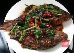 葱焖鲫鱼的做法图解9
