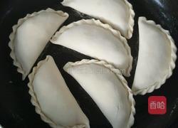 鸡蛋韭菜盒子的做法图解12