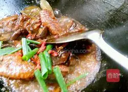 Illustration of braised chicken wings with mushrooms 15