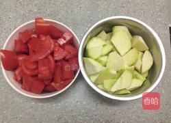 番茄烩西葫芦的做法图解2