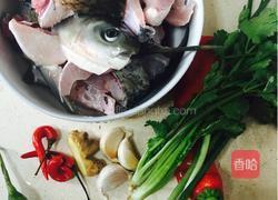 红烧草鱼的做法图解1