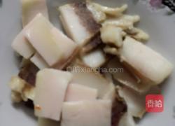 西兰花炒腊肉的做法图解2