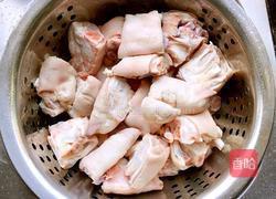 海带炖猪蹄的做法图解1