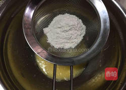 六寸戚风蛋糕的做法图解4