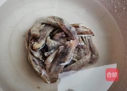 焖鸭翅的做法图解1