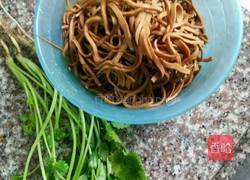 凉拌豆腐丝的做法图解1
