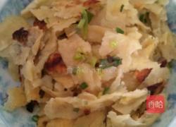 洋葱青椒炒饼的做法图解1