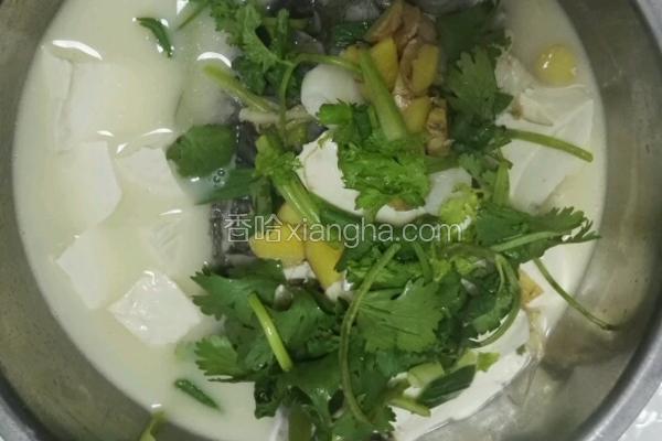 鲫鱼豆腐汤
