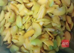 黄杏果酱的做法图解2
