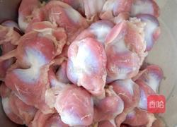 孜然鸡胗炒洋葱的做法图解1