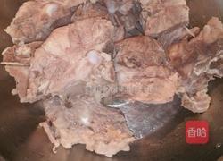 风味酱脊骨的做法图解1