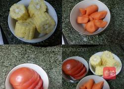 番茄玉米排骨汤的做法图解1