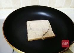 简单早餐之全麦面包鸡蛋的做法图解4