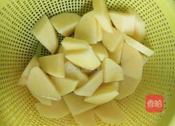 茄子烧土豆的做法图解1