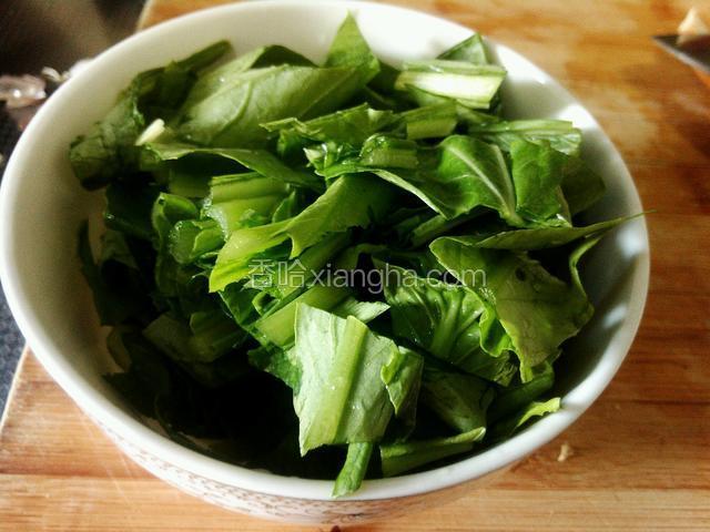 白菜洗净切段