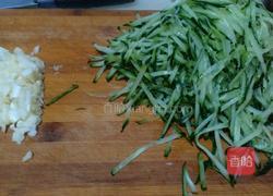 鸡丝黄瓜的做法图解3