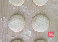月牙蒸饺的做法图解1