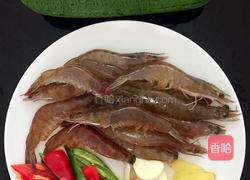 丝瓜虾仁煲的做法图解1