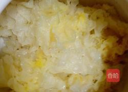 银耳红枣汤的做法图解1