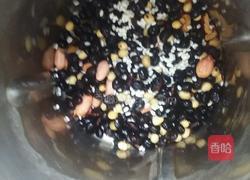 红枣黑豆豆浆的做法图解3