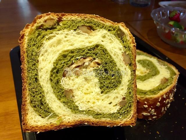 双色面包抹茶味