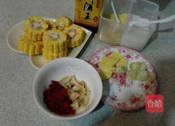 玉米排骨汤的做法图解2