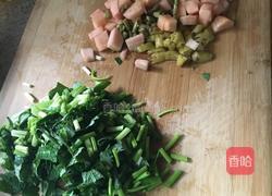 藿香泡菜鯽魚的做法图解1