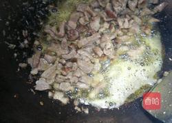 豌豆炒肉丁的做法图解3