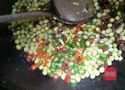 豌豆炒肉丁的做法图解7