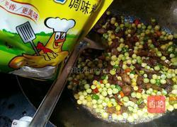 豌豆炒肉丁的做法图解9