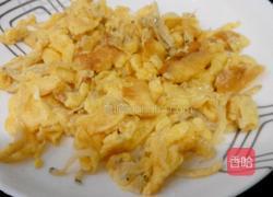 银鱼炒鸡蛋的做法图解4